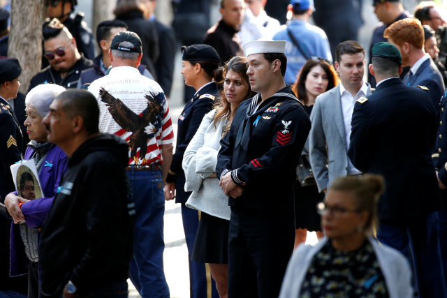 Warga AS peringati insiden 9/11. (Foto: REUTERS/Brendan McDermid)