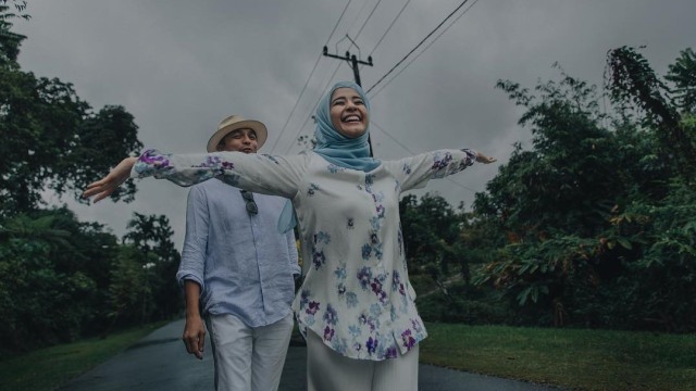 Laudya Cynthia Bella dan Engku Emran (Foto: Instagram/@alvasus)