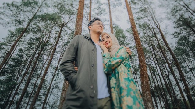 Laudya Cynthia Bella dan Engku Emran (Foto: Instagram/@alvasus)