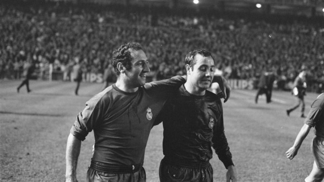 Paco Gento (kiri) bersama Jose Veloso. (Foto: Wikimedia Commons)