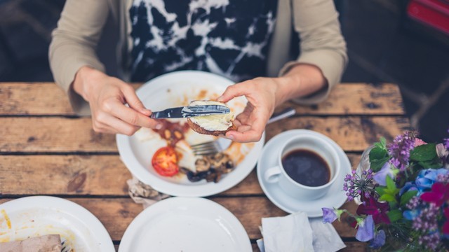 Porsi sarapan harus lebih sedikit. (Foto: Thinkstock)
