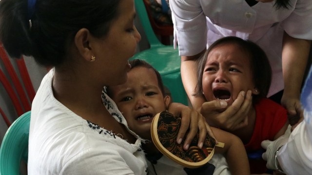 Imunisasi Measles Rubella di Rusun Bidara Cina (Foto: Fanny Kusumawardhani/kumparan)