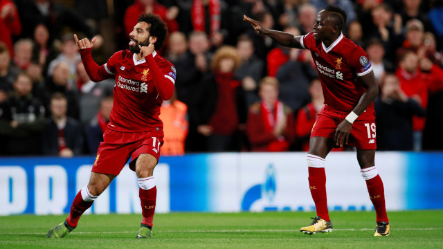 Mane dan Salah merayakan gol. (Foto: Reuters/Jason Cairnduff)