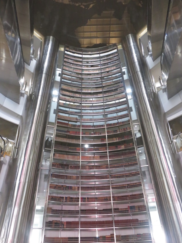 Gedung Baru Perpustakaan Nasional RI (Foto: Yudhistira Amran Saleh/kumparan)