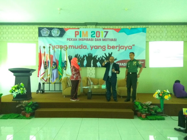 Edukasi Kebangsaan STIKES Mitra Husada Lewat Cinta Tanah Air