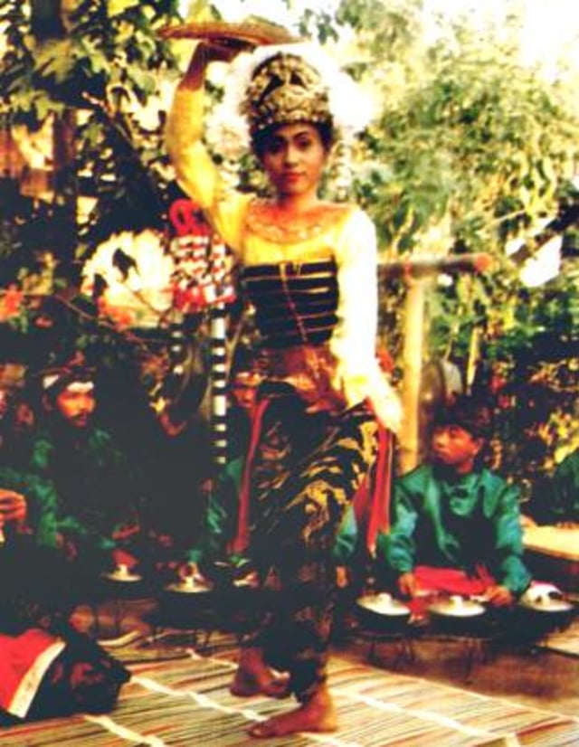 Asal Usul Gandrung Lombok-Bali yang Bermula dari Banyuwangi (1)