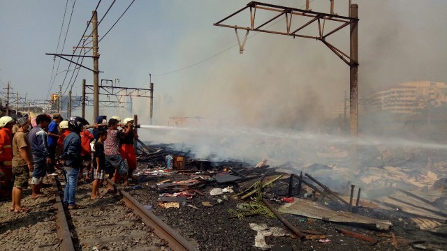 Kebakaran di belakang Alexis padam. (Foto: Adhim Mugni/kumparan)