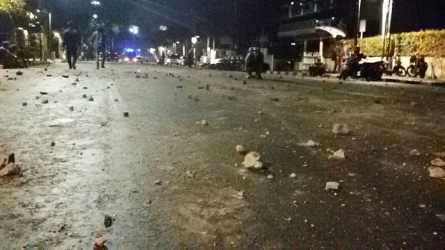 Situasi di Jalan Diponegoro usai ricuh massa (Foto:  Teuku Muhammad Valdy Arief/kumparan)