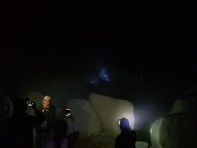 Berfoto di Kawah Ijen Banyuwangi (Foto: Rina Nurjanah/kumparan)