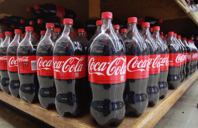 Alasan Kenapa Kaleng Coca-Cola Berwarna Merah (1)