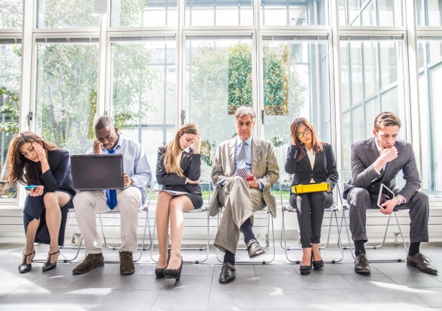 Kenakan pakaian yang sopan. (Foto: Thinkstock)
