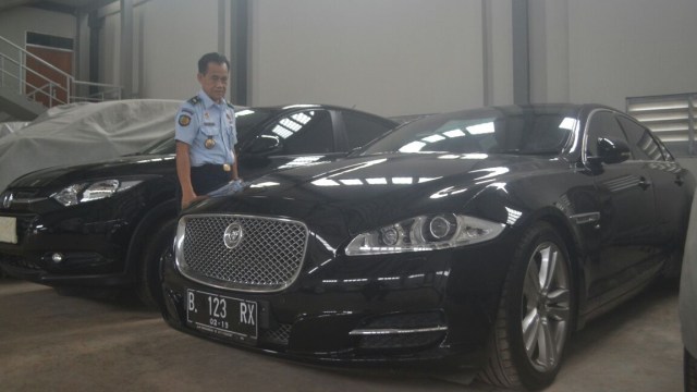 Jaguar M Sanusi yang akan dilelang KPK (Foto: Adhim Mugni/kumparan)