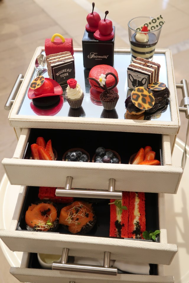 Afternoon Tea di Peacock Lounge Fairmont (Foto: Intan Kemala Sari/kumparan)