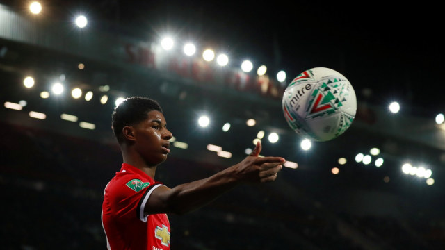 Rashford pada laga melawan Burton. (Foto: Jason Cairnduff/Reuters)