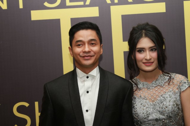Adly Fairuz dan kekasihnya Angbeen Rishi (Foto: Munady)