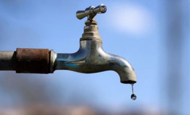 Saat Air Kran Tak Mengalir Deras