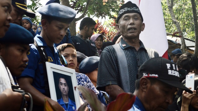 Pemakaman Imam Topik (Foto: Tio Ridwan/kumparan)