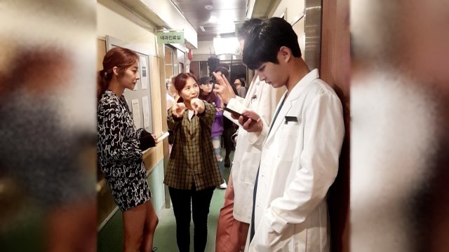 Yannie Kim di lokasi syuting. (Foto: Instagram/yannie_kim)