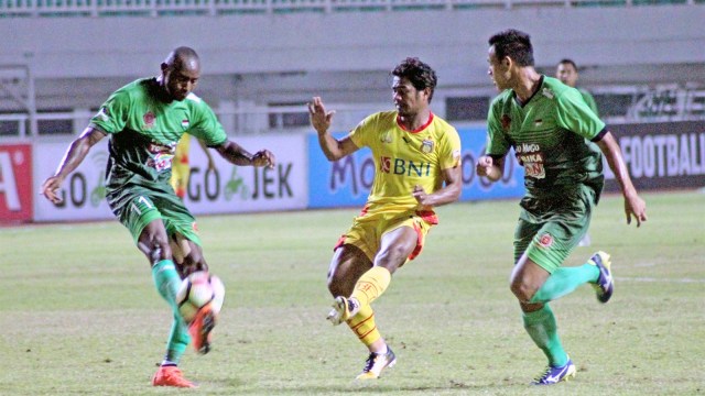 PS TNI pada laga vs Bhayangkara. (Foto: Yulius Satria Wijaya/ANTARA)