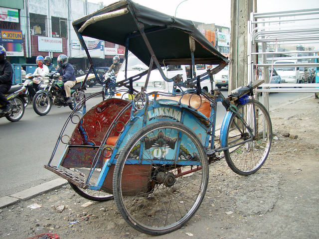 Ilustrasi becak. (Foto: Wikimedia Commons)