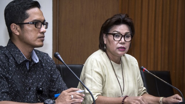 Basaria Panjaitan dan KPK Febri Diansyah (Foto: Antara/Aprillio Akbar)