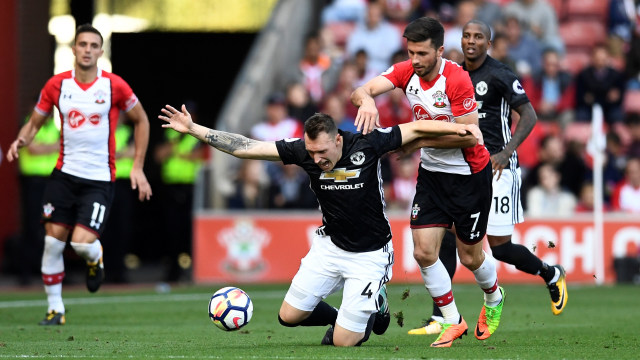 MU menang susah payah di St. Mary's. (Foto: Reuters/Dylan Martinez)