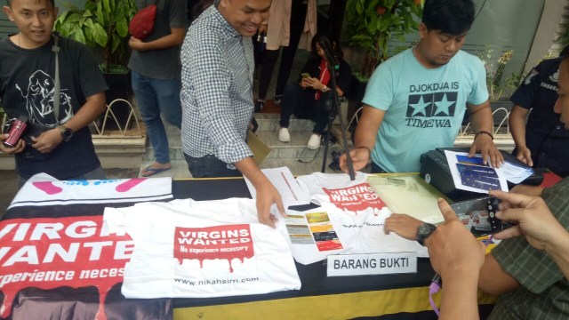 Barang sitaan nikahsirri.com (Foto: Johanes Hutabarat/kumparan)