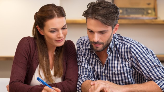 Pasangan harus tahu gaji masing-masing. (Foto: Thinkstock)