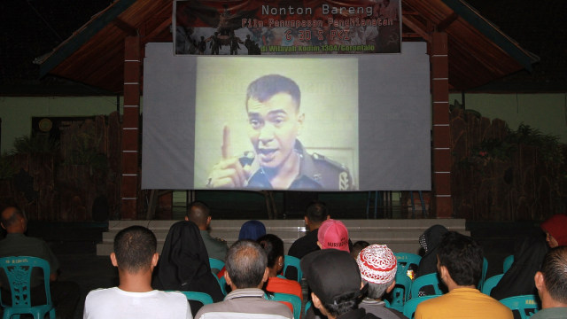 Nobar Film G30S/PKI di Gorontalo (Foto: Antara/Adiwinata Solihin)