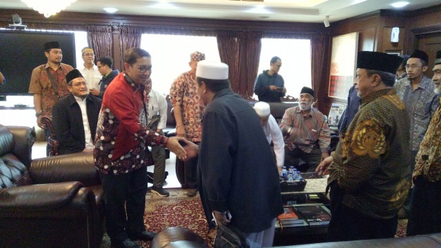 FPI & FUI mengadu ke Fadli Zon soal kisruh LBH (Foto: Ferio Pristiawan/kumparan)