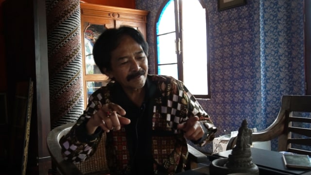 Bambang Sumardiyono, master batik Indonesia. (Foto: Ulfa/kumparan)