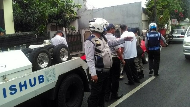 Razia kendaraan yang tidak punya garasi (Foto: Sudinhub Jaksel)