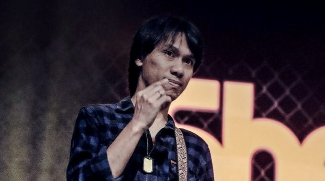 Eross Candra 'Sheila on 7' (Foto: Instagram @erosscandra)