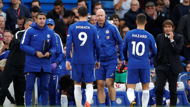 Alvaro Morata ditarik keluar. (Foto: Reuters/John Sibley)