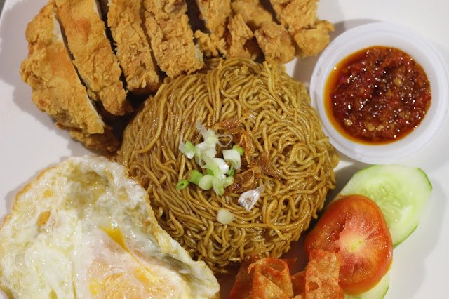 Makan enak di Kawan Kita Cafetaria (1)