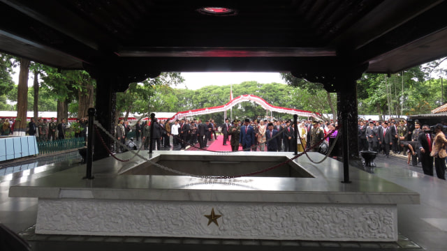 Jokowi di Lubang Buaya (Foto: Yudhistira AS/kumparan)