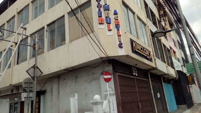 Produksi Akrilik pengganti PT Mustika Duta Mas