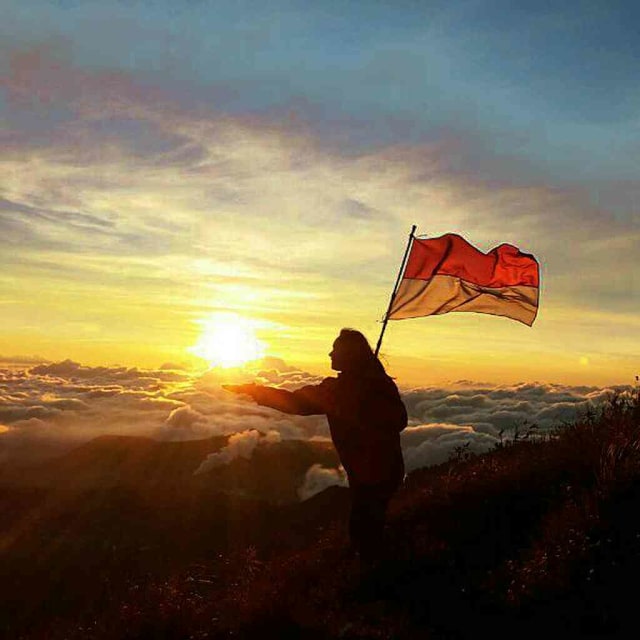 Pesona Samudera Diatas Awan - dataran tinggi Dieng