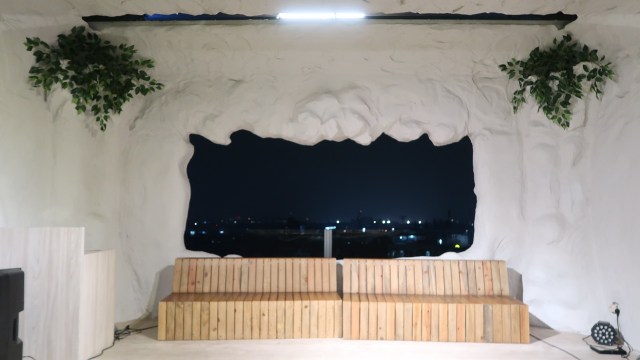 Pemandangan di Gold Star Cafe, Bandung (Foto: Stephanie Elia/kumparan)