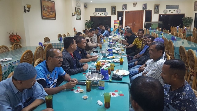 Perdamaian dua kelompok yang  tawuran di Cawang (Foto: Polres Jaktim)