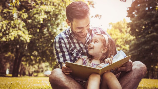 Ilustrasi ayah dan anak perempuan. (Foto: Thinkstock)