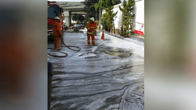 Kebakaran SPBU di Kalimalang (Foto: Dok. Damkar Jakarta Timur)