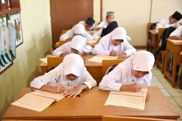 Bahasa dan Sastra dalam Festival Literasi Purbasari