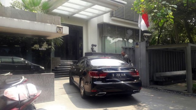 Diduga Mobil Idrus Marham di Rumah Setnov (Foto: Fadjar Hadi/kumparan)
