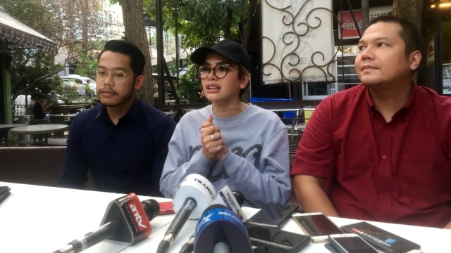 Konpers Nikita Mirzani (Foto: Regina Kunthi Rosary/kumparan)