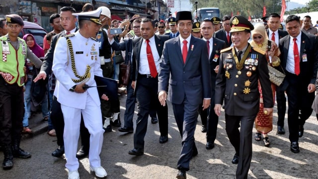 Jokowi menghadiri HUT ke-72 TNI. (Foto: Agus Suparto - Presidential Palace)