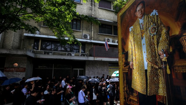 Penghormatan terkahir kepada Raja Bhumibol (Foto: REUTERS/Athit Perawongmetha)