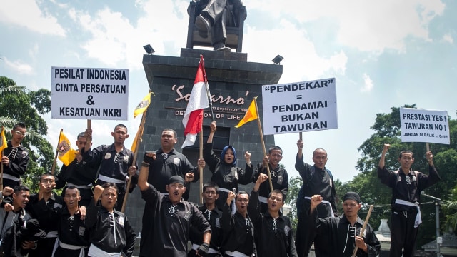 Unjuk rasa damai perguruan silat. (Foto: Mohammad Ayudha/kumparan)