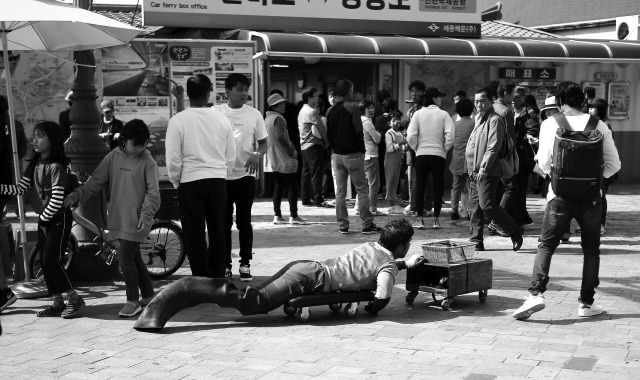 Berjalan di Atas Roda