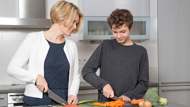 Membuat bekal sendiri (Foto: Thinstock)